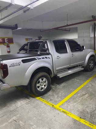 NISSAN FRONTIER 2.5 PLATINUM 4X4 CD TURBO ELETRONIC DIESEL 4P AUTOMÁTICO